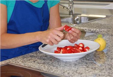 Auch wer seinem Beruf nachgeht, möchte vielleicht lernen, besser zu kochen (FOTO: LPA/ Fachschule für Hauswirtschaft und Ernährung Tisens)
