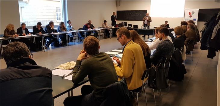 Auf der Suche nach den Euregio-Grundwerten: Auftakttreffen an der Uni Bozen (Foto: Euregio)