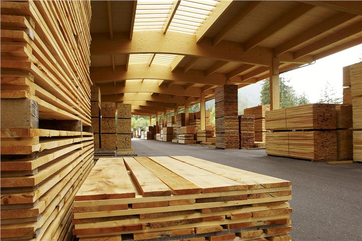 Südtirols Berufsschulen bieten ab November die verpflichtende Fortbildung für Technische Produktionsleiter an, die eine Voraussetzung für die Eintragung ins neue Fachleuteverzeichnis ist. (Foto: LPA)