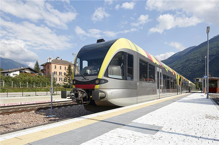 Aus Sicherheitsgründen fährt die Vinschger Bahn im Abschnitt Meran-Töll in den kommenden zwei Wochen nicht. (Foto: LPA/STA)