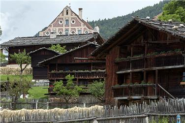 Volkskundemuseum in Dietenheim: Ansitz mit Freigelände (FOTO: © Hermann Maria Gasser)
