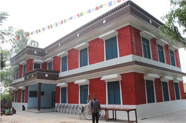 Das Land Südtirol hat diese Schülerheim für die Kinder von Exiltibetern in Indien finanziert. Foto: LPA/A.f.Kabinettsangelegenheiten