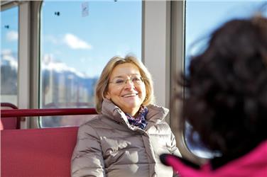 Gut lachen haben Frauen im Alter, die rechtzeitig an ihre Rente gedacht haben./Foto LPA
