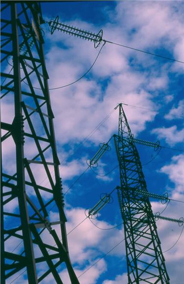 AOV vergibt ihren bisher größten Auftrag: Alperia sichert sich Stromlieferung an öffentliche Körperschaften