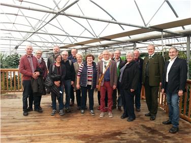 Die Leiter der Österreichischen Gartenbauschulen besuchen eine Südtiroler Gärtnerei. Foto: LPA/Laimburg