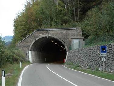 Das Portal des sanierungsbedürftigen Tunnels (FOTO: LPA)