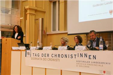 Eröffneten den 19. Tag der Chronisten: Pizzini, Roilo, Thaler Wieser und Mertelseder (FOTO: Angelika Schrott - www.provinz.bz.it/news)