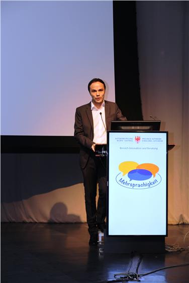 Landesrat Philipp Achammer begrüßte die Teilnehmer der Tagung. Foto: LPA/Verena Hilber