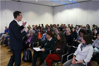 Schulamtsleiter Peter Höllrigl begrüßte zum Start des Mobilitätsprojekts die anwesenden Schulführungskräfte.