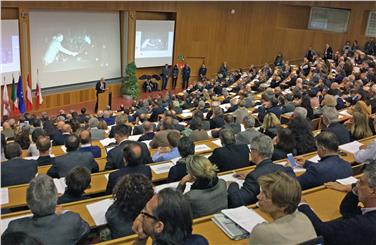 Rund 600 Teilnehmer bei der Autonomiekonferenz (FOTO: Michele Bolognini - www.provinz.bz.it/news)