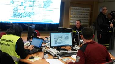 Wie jedes Jahr wurde auch heuer geprüft, ob die Hochwasseralarmierung laut Alarm- und Einsatzplan des Landes und die Kommunikation zwischen allen Einsatzbeteiligten funktionieren. Foto: LPA/mac