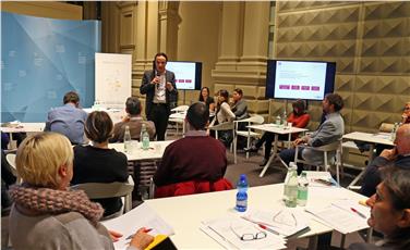 Landesrat Philipp Achammer begrüßte die für Integration zuständigen Gemeindereferenten zu einem gemeinsamen Meinungs- und Erfahrungsaustausch. Foto: LPA/Ingo Dejaco