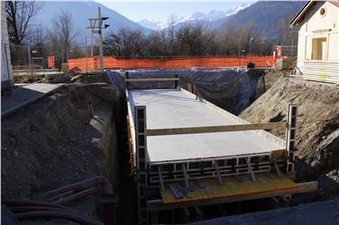 Im Zuge der Arbeiten zur Elektrifizierung der Vinschgerbahn wird in Spondinig die Fußgängerunterführung gebaut