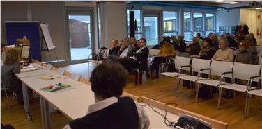 Führungskräfte und Mitarbeiter im Gesundheits- und Sozialbereich informierten sich bei einer Tagung über die Studien der Epidemiologischen Beobachtungsstelle des Landes.