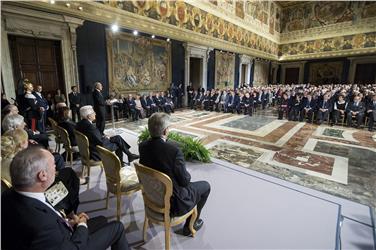 LH Kompatscher hat heute das Land und die Region beim Weihnachtsempfang von Staatspräsident Mattarella im Quirinalspalast vertreten - Foto: Quirinal