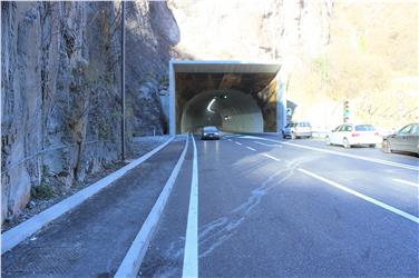 Durch die neuen Tunnelröhren im Sarntal kann nun der Verkehr rollen (FOTO: LPA/Claudio De Luca)