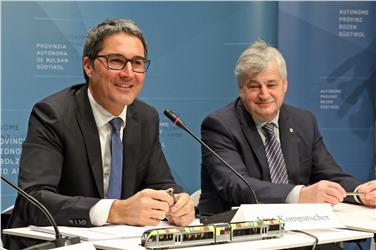 Südtirol verbinden 2017: LH Kompatscher und LR Mussner  präsentieren die Vorhaben für Mobilität und Lebensqualität (FOTO: Roman Clara - www.provinz.bz.it/news)