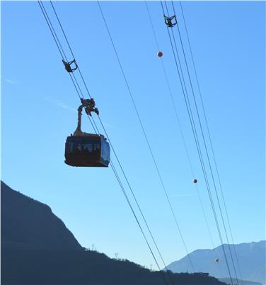 Getrennt ausgeschrieben werden der Betrieb, die Zusatzdienste und die Instandhaltung der Seilbahn (im Bild) und Trambahn Ritten, der Mendelstandseilbahn und der Seilbahn Jenesien (FOTO: LPA/ Daniel Rabanser)