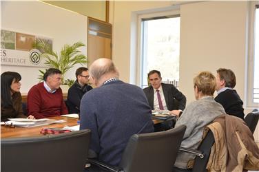 Über das Thema des günstigen Wohnraums im Zusammenhang mit der Vorbereitung des neuen Landesgesetzes Raum und Landschaft hat Landesrat Richard Theiner mit den Gewerkschaftsvertretungen gesprochen - Foto: LPA