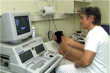 25 Ärzte erhalten die Möglichkeit, von 2017 bis 2020 die dreijährige Sonderausbildung für Allgemeinmediziner in Südtirol zu durchlaufen - Foto: LPA