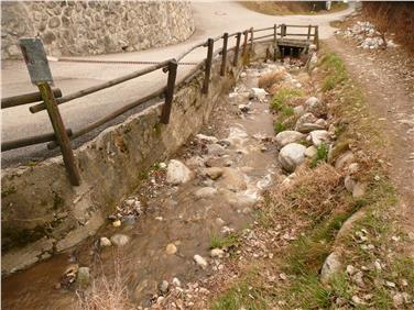 Dieser Abschnitt der Weinbergquelle wird demnächst saniert. Foto: LPA/Amt für Wildbach- und Lawinenverbauung Nord in der Agentur für Bevölkerungsschutz
