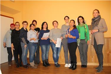 Die Teilnehmerinnen des Kurses mit der Direktorin der Fachschule Haslach, Gudrun Ladurner (1. v.r.)