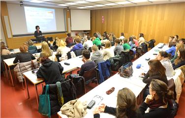 Die Abteilung Bildungsförderung unterstützt angehende Studierende bei der Vorbereitung auf die Aufnahmetests an den Universitäten. Foto: LPA/Archivbild