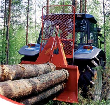 Moderne Maschinen, die mit einer Untermaßnahme des Entwicklungsplans für den ländlichen Raum gefördert werden, erhöhen Effizienz und Nachhaltigkeit bei Ernte und Erstverarbeitung von Holz; im Bild eine Traktorseilwinde. Foto: LPA