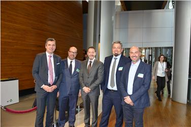 Regionalassessor Detomas stellt im EU-Parlament in Straßburg die Sprachminderheiten der Region Trentino-Südtirol vor - Foto: LPA