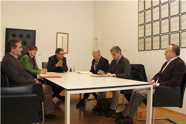 LH Kompatscher und LR Stocker haben sich heute Früh mit den Spitzenvertretern der Stadt Bozen, BM Caramaschi, Vize Bauer und Stadtrat Repetto getroffen - Foto: LPA/mb