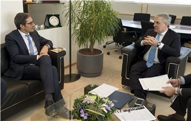 LH Kompatscher im Gespräch mit EU-Parlamentspräsident Tajani - Foto: Landesaußenamt Brüssel/Horst