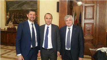 Abgeordneter Daniel Alfreider, Regionenminister Enrico Costa und LR Florian Mussner in Rom (FOTO: LPA)