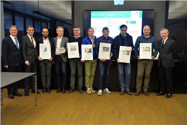 Gruppenfoto jener Firmenvertreter, die am Pilotprojekt der Initiative KlimaFactory teilgenommen haben. Foto: LPA/Ag. KlimaHaus