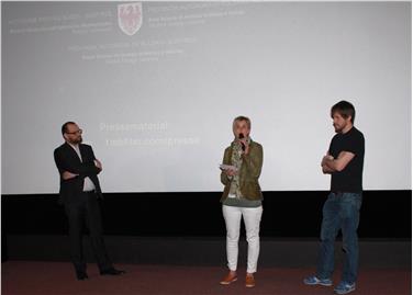 (v.l.n.r.) Christian Laimer (Stellvertretender Landesmusikschuldirektor). Manuela Cristofoletti (Koordinatorin im Referat Volksmusik) und Mike Ramsauer (Regisseur des Films).