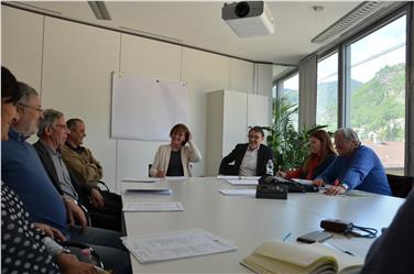 Sportbeirat tagt: Ja zu ersten Finanzierungen für 2017, v. l. Alexa Nösslinger, Hans Parigger, Günther Andergassen, Richard Nagler, LRin Martha Stocker, Armin Hölzl, Tanja Radaj, Heinz Gutweniger - Foto: LPA/B. Franzelin