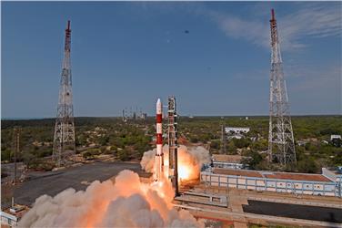 Der Südtiroler Satellit "Max Valier Sat" ist heute vom Weltraumbahnhof in der Nähe von Chennai in Indien ins Weltall gestartet. Foto: isro.gov.in