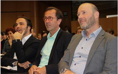 (Vor-)Lesen ist immer auch Staunen: Landesrat Philipp Achammer, Ressortdirektor Armin Gatterer, Abteilungsdirektor Volker Klotz - Foto: LPA/ep