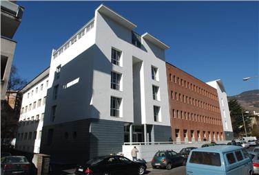 In der Amba-Alagi-Straße 10 hat das Deutsche Bildungsressort (künftig Bildungsdirektion) seinen Sitz - Foto: LPA