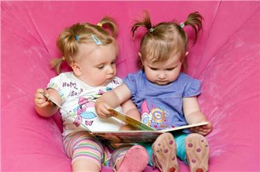 Bookstart-Lesetipps gibt es auch heuer wieder bei den "Bücherwelten" im Bozner Waltherhaus - Foto: LPA/Familienagentur