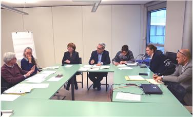 Eine Arbeitsgruppe bestehend aus Vertretern von Gemeindenverband, Sanitätsbetrieb und Ethikkomitee arbeitet gemeinsam mit Landesrätin Martha Stocker an der Umsetzung der Patientenverfüugng - Foto: LPA/Annamaria Savio