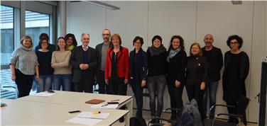 Landesrätin Martha Stocker hat gestern an der Sitzung der Fachgruppe Adoption teilgenommen - Foto: LPA/UG