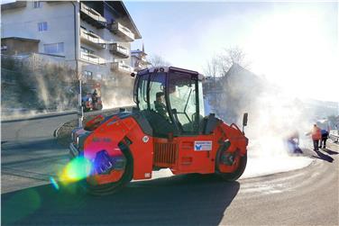 Mit zusätzlichen 3,5 Millionen Euro will das Land weitere Ausbesserungsarbeiten an den Straßenbelägen finanzieren (Foto: LPA)