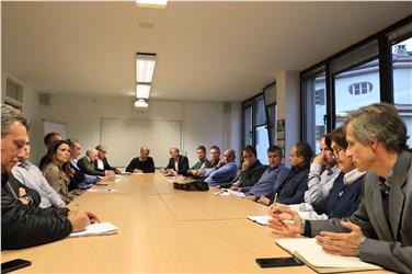 Una ventina di esperti del settore legno hanno preso parte al gruppo di lavoro convocato dall'assessore Schuler. Foto: USP/mac