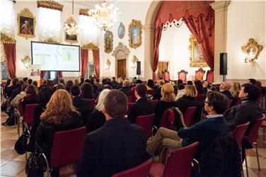 La cerimonia di consegna degli attestati a Palazzo Mercantile a Bolzano- Foto: Alan Bianchi/Camera Commercio BZ