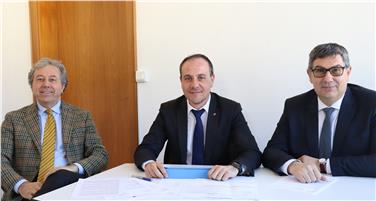 Il vicepresidente Giuliano Vettorato assieme al direttore di dipartimento Roberto Ghizzi e al segretario particolare Fulvio Pinter (Foto USP/mpi)