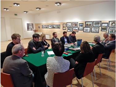 Sfide e opportunità per i ladini della val di Fassa: questo il tema al centro della visita di Vallazza in valle.