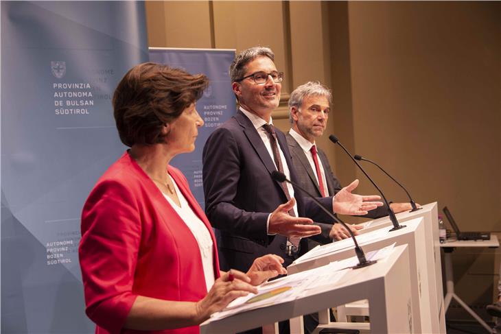 Presidente Kompatscher: È necessario dare una svola alla politica: la preservazione della biodiversità costituisce una grande responsabilità, una grande sfida e una grande opportunità” - Foto: USP/Barbara Franzelin