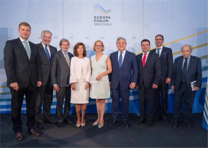 Foto di gruppo per i partecipanti al Forum sull'Europa di Wachau, in Bassa Austria (Foto NLK Burchhart)