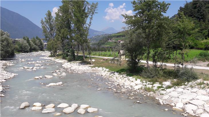 L'alveo del fiume Isarco rivitalizzato in zona Zinggen. Foto: USP/Agenzia Protezione civile/Florian Knollseisen