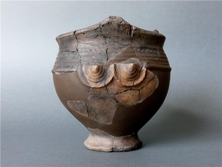 Boccale, luogo di culto, Seeberg/Villandro (fine II millennio a.C.) (foto USP/Ufficio Beni archeologici)